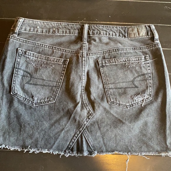 American Eagle Distressed Mini Skirt - Picture 3 of 4